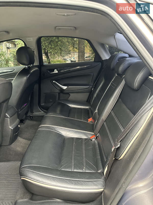 Седан Ford Mondeo 2011 в Киеве