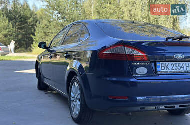 Лифтбек Ford Mondeo 2008 в 