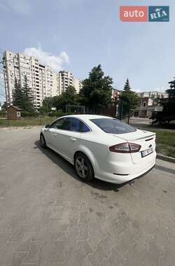 Седан Ford Mondeo 2011 в 