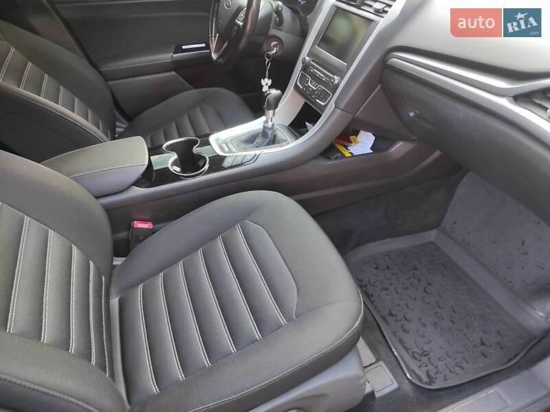 Седан Ford Mondeo 2015 в Лебедине