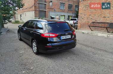Седан Ford Mondeo 2015 в 