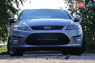 Седан Ford Mondeo 2013 в 