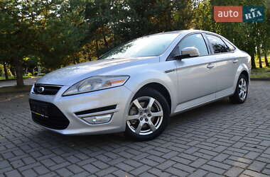 Седан Ford Mondeo 2013 в 