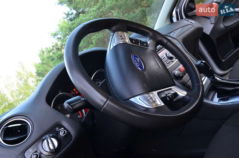 Седан Ford Mondeo 2013 в Дрогобыче