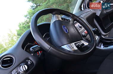 Седан Ford Mondeo 2013 в 