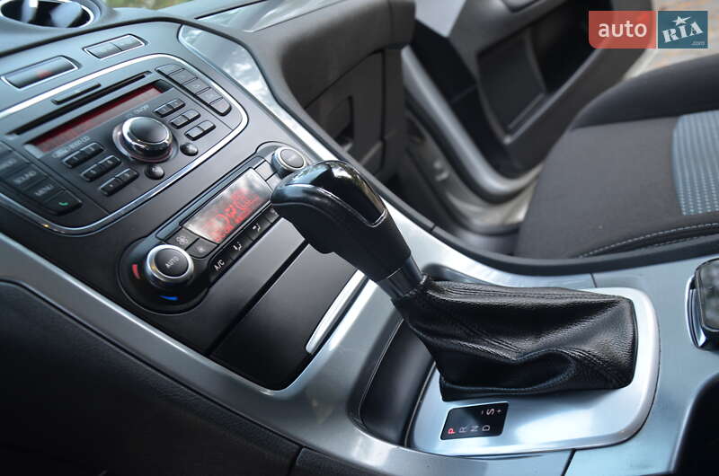 Седан Ford Mondeo 2013 в Дрогобыче