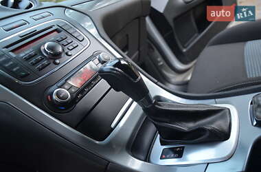 Седан Ford Mondeo 2013 в 