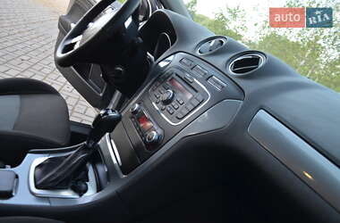 Седан Ford Mondeo 2013 в 