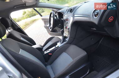 Седан Ford Mondeo 2013 в 