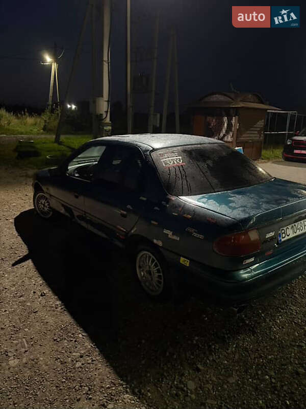 Седан Ford Mondeo 1993 в Городке