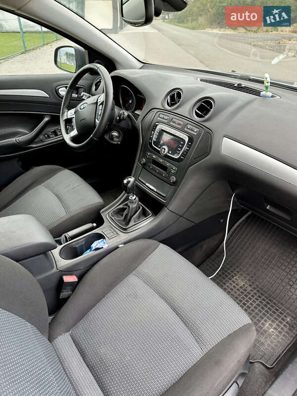 Лифтбек Ford Mondeo 2008 в Ужгороде