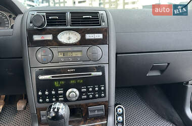 Седан Ford Mondeo 2005 в 
