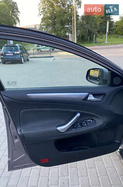 Универсал Ford Mondeo 2012 в 
