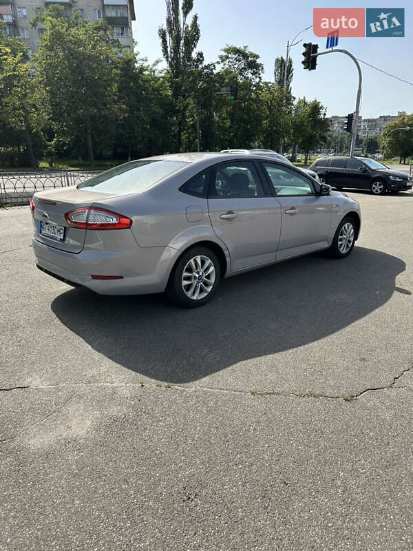 Седан Ford Mondeo 2010 в Кам'янці