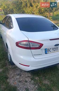 Седан Ford Mondeo 2012 в 