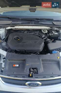 Седан Ford Mondeo 2012 в 