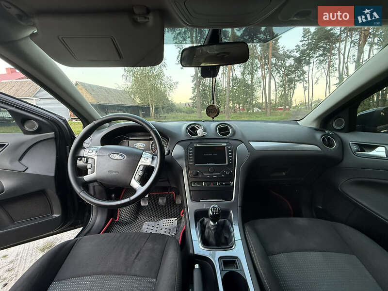 Универсал Ford Mondeo 2011 в Ровно