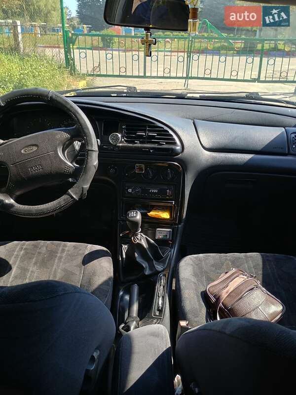 Лифтбек Ford Mondeo 1995 в Хмельницком