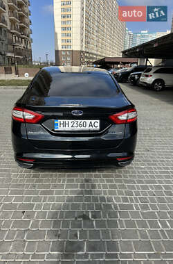 Седан Ford Mondeo 2015 в 