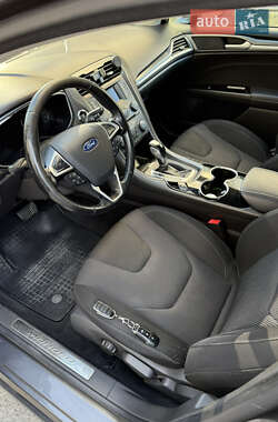 Лифтбек Ford Mondeo 2015 в 