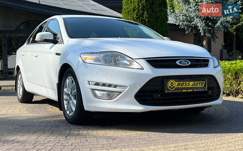 Седан Ford Mondeo 2012 в 