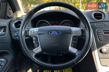 Седан Ford Mondeo 2012 в 