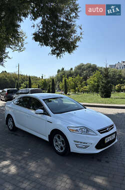Седан Ford Mondeo 2012 в 