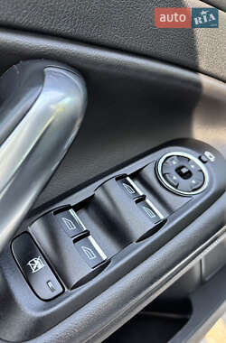 Седан Ford Mondeo 2012 в 