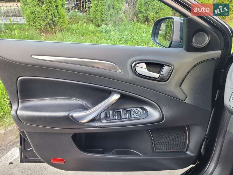 Седан Ford Mondeo 2010 в Львове