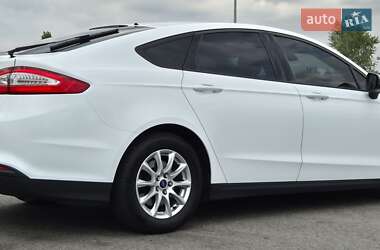 Седан Ford Mondeo 2016 в 