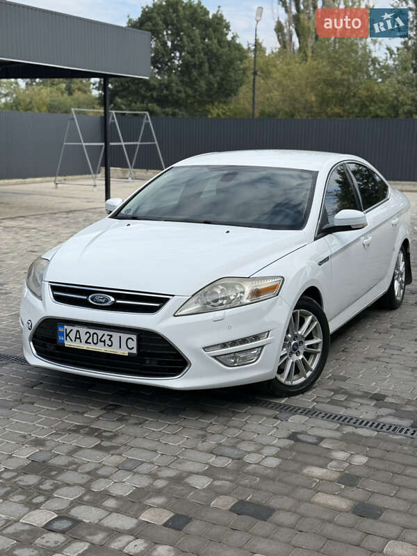 Седан Ford Mondeo 2011 в 