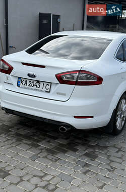 Седан Ford Mondeo 2011 в 