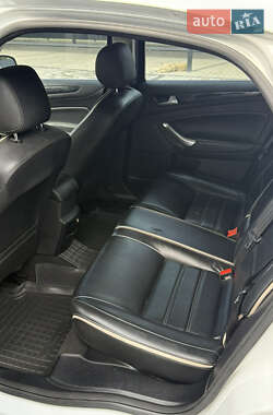 Седан Ford Mondeo 2011 в 