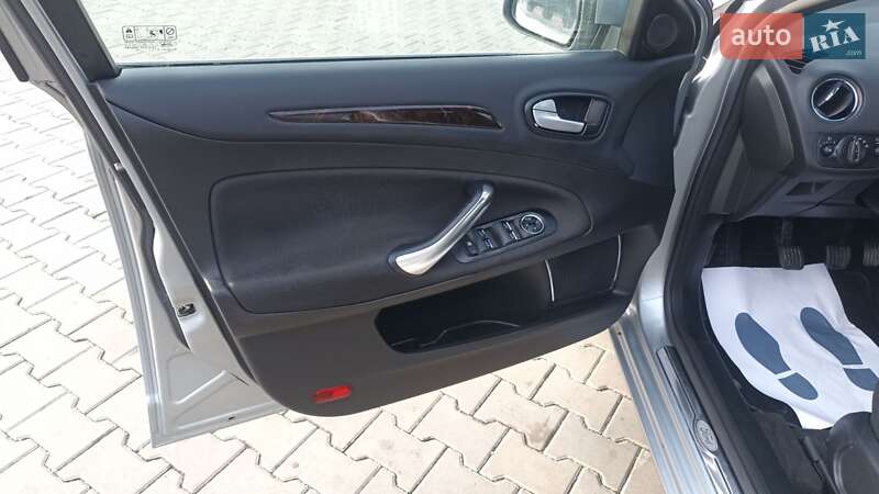 Седан Ford Mondeo 2009 в Луцке