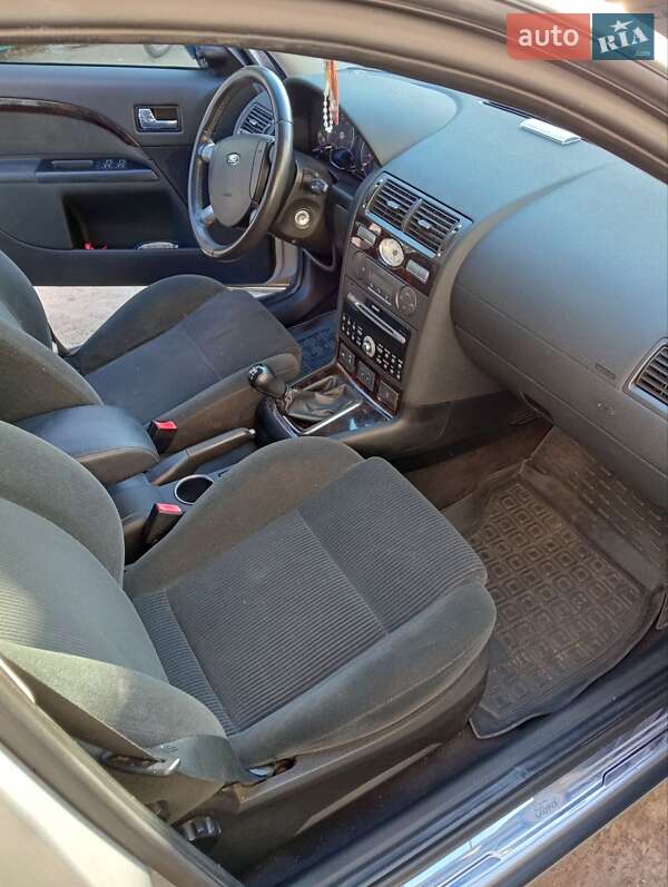 Универсал Ford Mondeo 2004 в Ровно фото 11 Универсал Ford Mondeo 2004 в Ровно