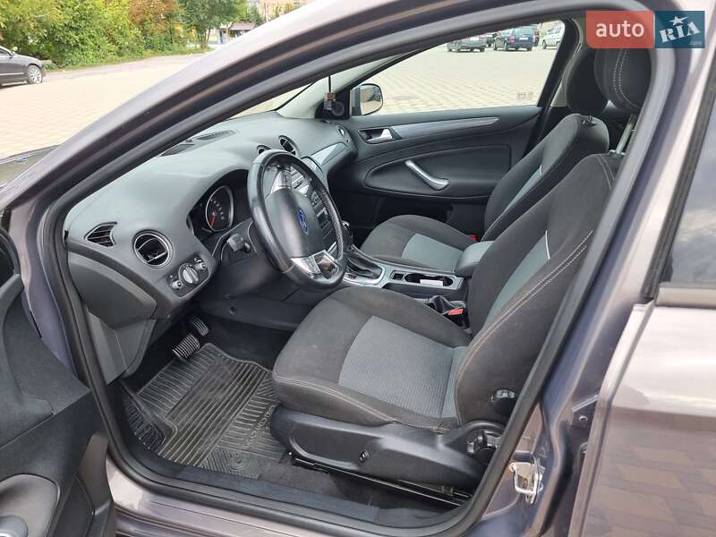 Лифтбек Ford Mondeo 2013 в Гайсине