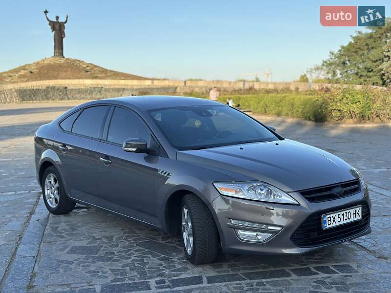 Лифтбек Ford Mondeo 2013 в 