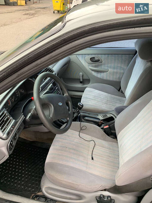 Седан Ford Mondeo 1993 в Хмельницком
