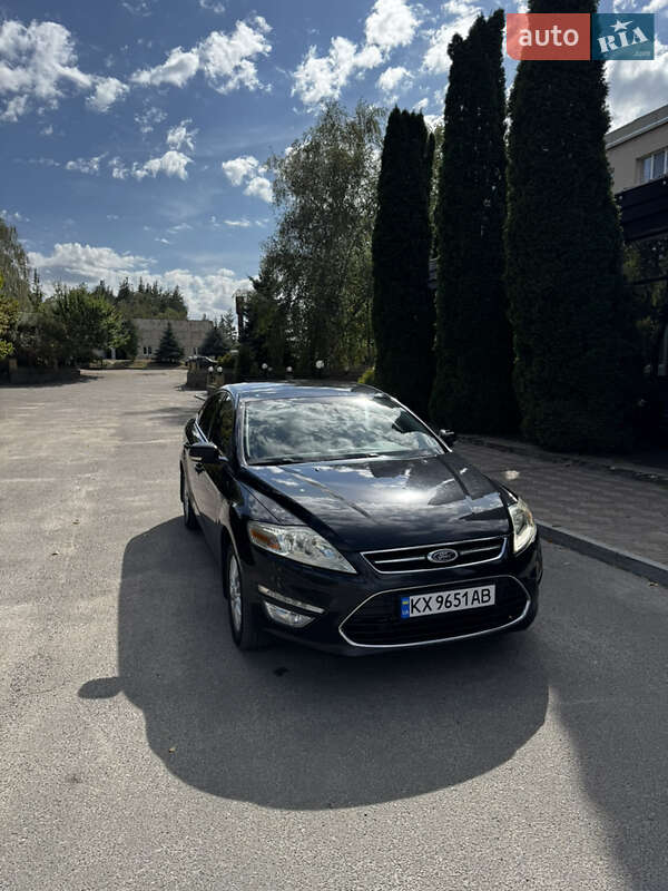 Седан Ford Mondeo 2012 в Краснограде