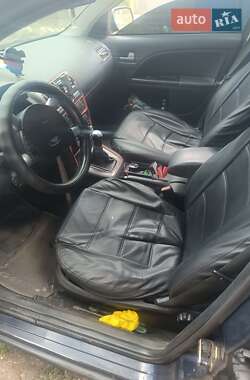 Седан Ford Mondeo 2004 в 