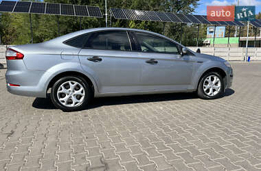 Седан Ford Mondeo 2012 в 