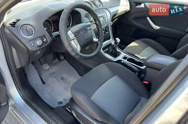 Седан Ford Mondeo 2012 в 