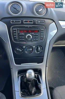 Седан Ford Mondeo 2012 в 