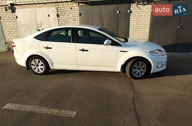 Седан Ford Mondeo 2011 в 