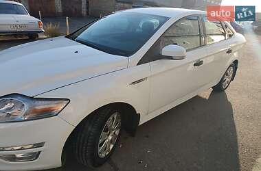 Седан Ford Mondeo 2011 в 