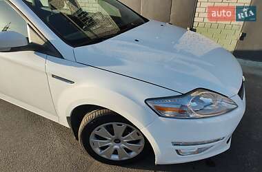Седан Ford Mondeo 2011 в 