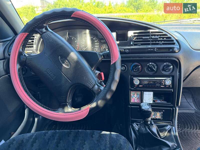 Седан Ford Mondeo 1996 в Хмельницком