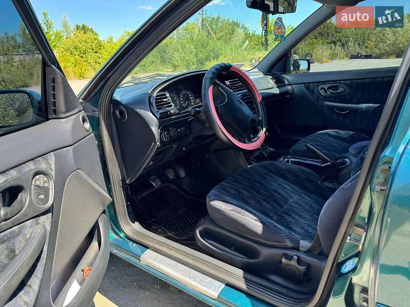 Седан Ford Mondeo 1996 в Хмельницком