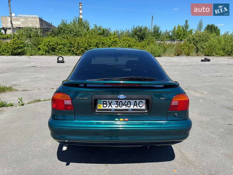 Седан Ford Mondeo 1996 в Хмельницком
