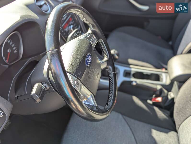 Лифтбек Ford Mondeo 2013 в Южноукраинске